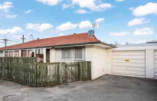 2/71 Hills Road, Edgeware