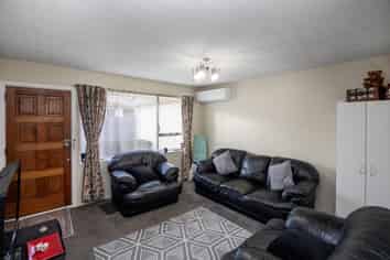 5/71 Hills Road, Edgeware