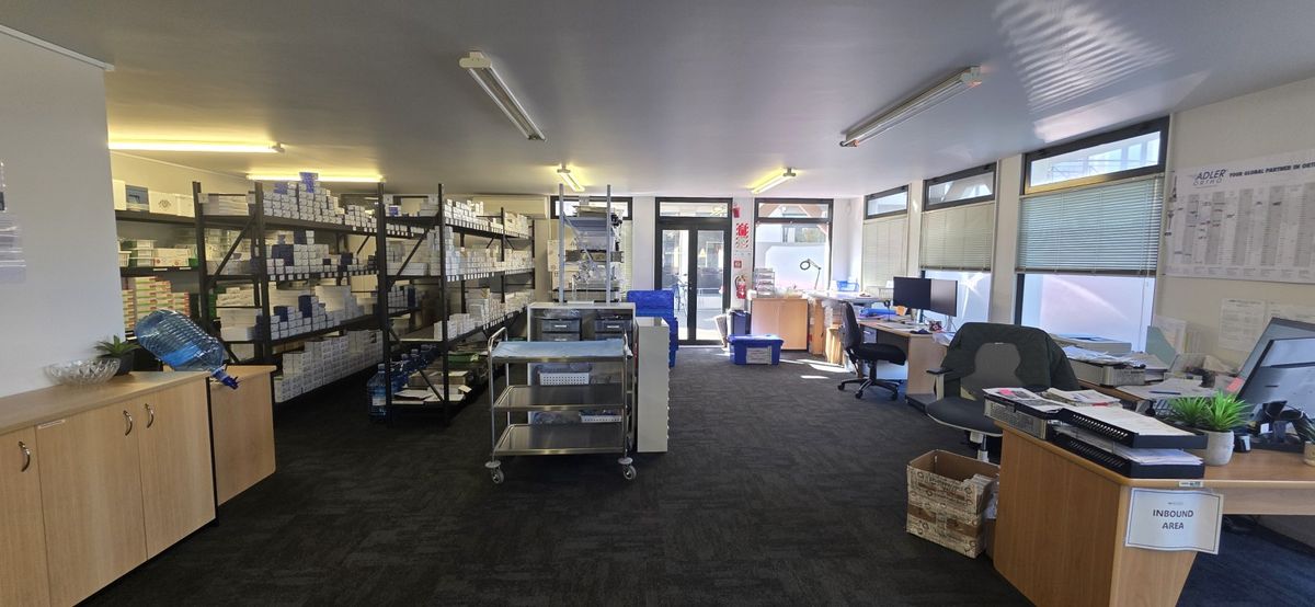 Central and Convenient Ground Floor Office - Radharc 5