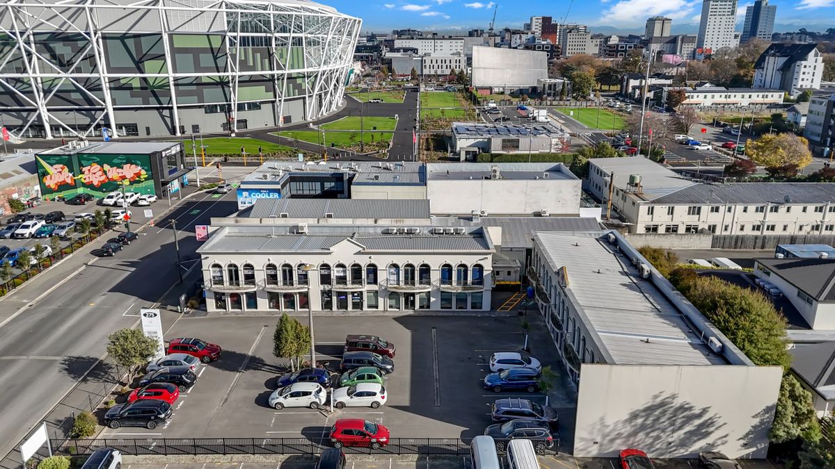 Central and Convenient Ground Floor Office - Radharc 3
