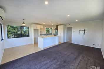 1 Fernhaven Place, Massey