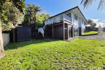 1 Fernhaven Place, Massey
