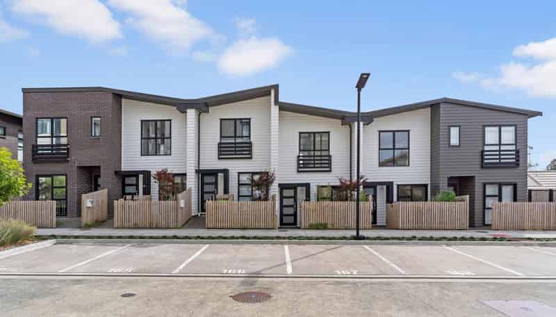 72 Rauemi Way, Te Atatu South
