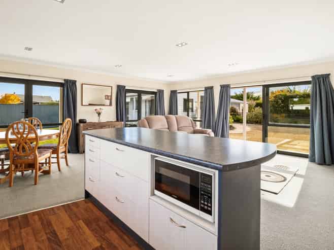 77 Beach Street, Waikouaiti