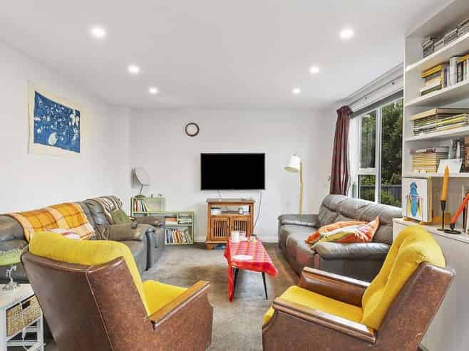 101 Apu Crescent, Lyall Bay