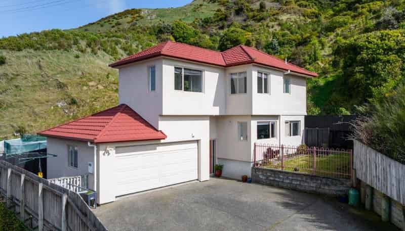 50 Erlestoke Crescent, Churton Park
