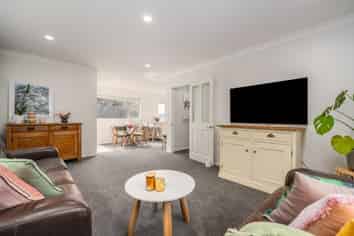 50 Erlestoke Crescent, Churton Park