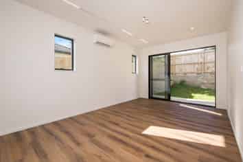 E/79 Archers Road, Hillcrest