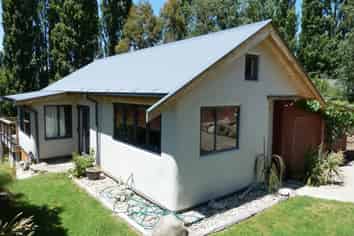 60 Lagoon Avenue, Albert Town