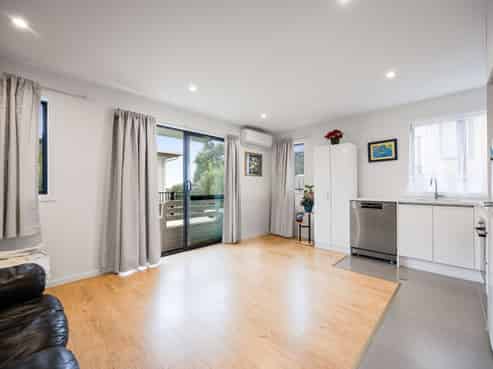 G05/318 Wairau Road, Glenfield