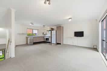 223/172 Mcleod Road, Te Atatu South