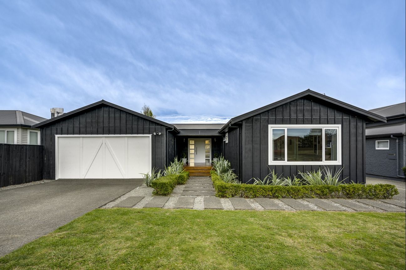 Now's the time to claim a central Havelock address - Bild 3