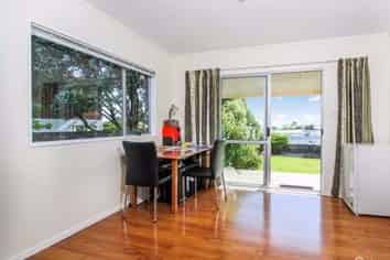 44 Coniston Avenue, Te Atatu South