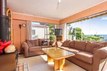 44 Coniston Avenue, Te Atatu South