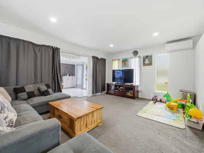 14 Meadowcourt Drive, Manukau