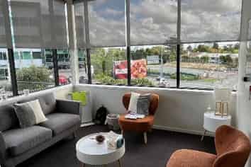 Boutique Hamilton East Office 