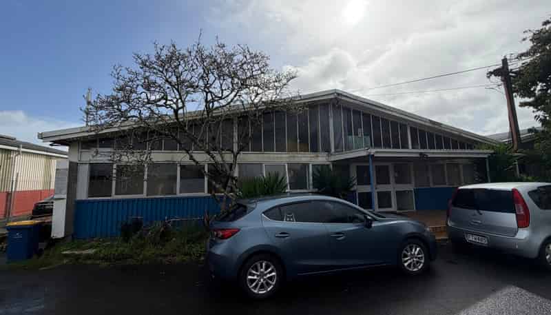 Front Tenancy, 46 Wharf Road, Te Atatu Peninsula