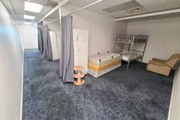 PAPATOETOE 684M² LARGE FORMAT
