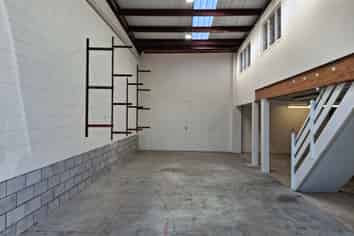 Tidy 176m2 Ashfield Industrial Unit 