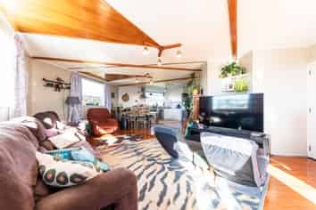 42 Tawa Street, Glenwood