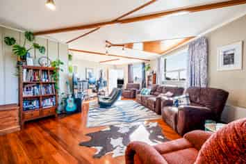 42 Tawa Street, Glenwood