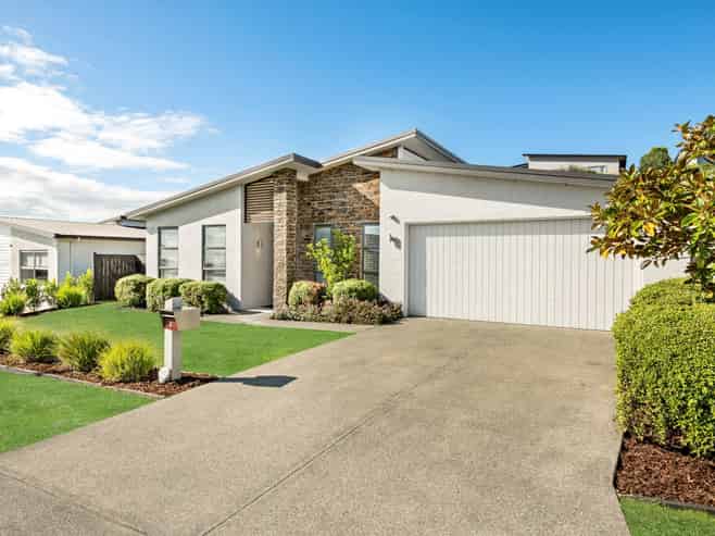 8 Doidge Street, Beachlands