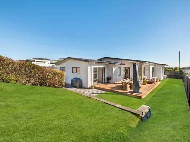 8 Doidge Street, Beachlands
