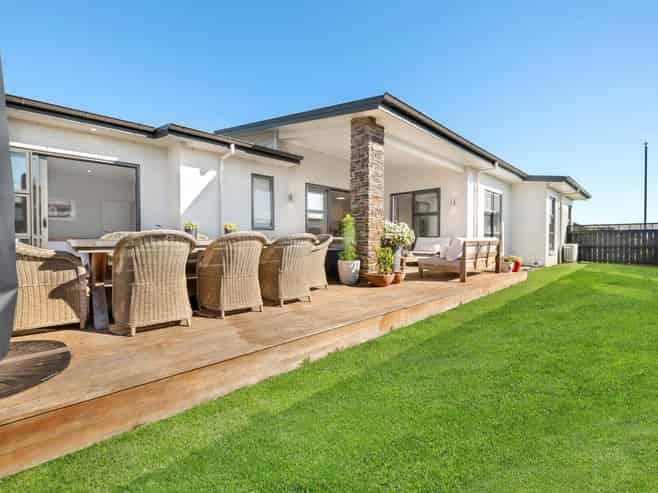 8 Doidge Street, Beachlands