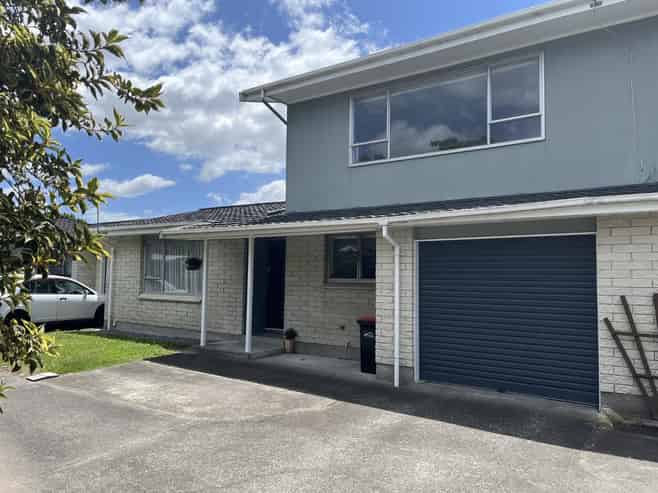 2/27 Islington Place, Tamatea