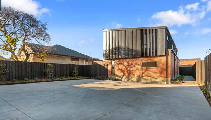 2/10 Seddon Street, Sydenham