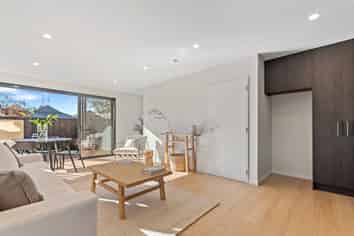 2/10 Seddon Street, Sydenham