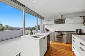 148 Luckens Road, West Harbour