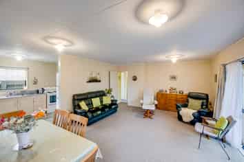 1002A Williams Street, Mahora
