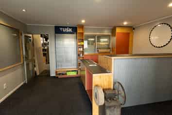 High-exposure commercial location