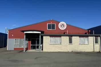 High-exposure commercial location