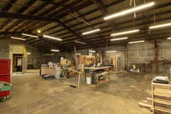 High-exposure commercial location