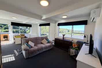 73B Airlie Road, Plimmerton
