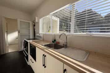 73B Airlie Road, Plimmerton