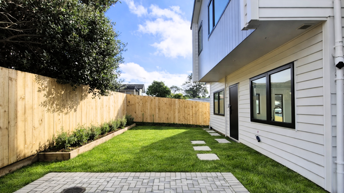 Sunny Freehold Standalone- CCC & Titles Ready, Massey