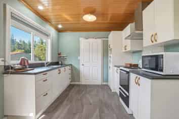 36 Blackhead Road, Concord