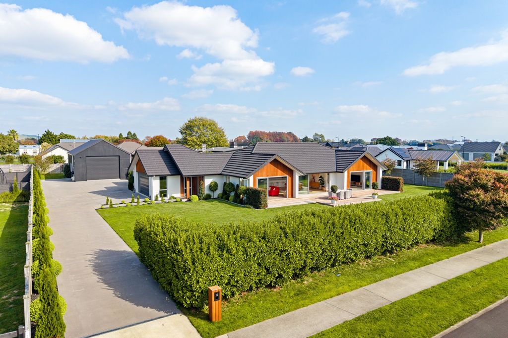 The ultimate family home. Space, light, boat shed! 1