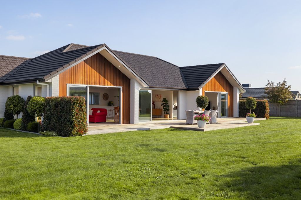 The ultimate family home. Space, light, boat shed! 2