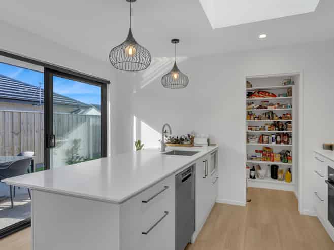 28 Higgins Street, Ravenswood
