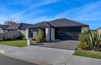 28 Higgins Street, Ravenswood