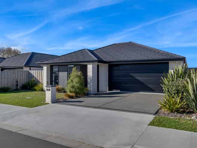 28 Higgins Street, Ravenswood