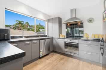 11 Kestrel Heights, Arkles Bay