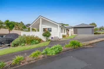 11 Kestrel Heights, Arkles Bay
