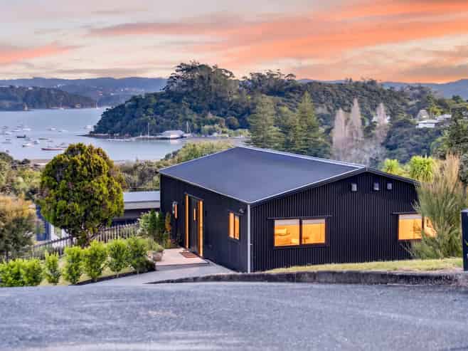 5 Emerald Ridge, Russell