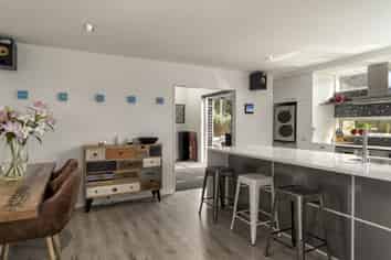 F/97 Englefield Road , Northwood