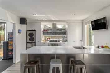 F/97 Englefield Road , Northwood